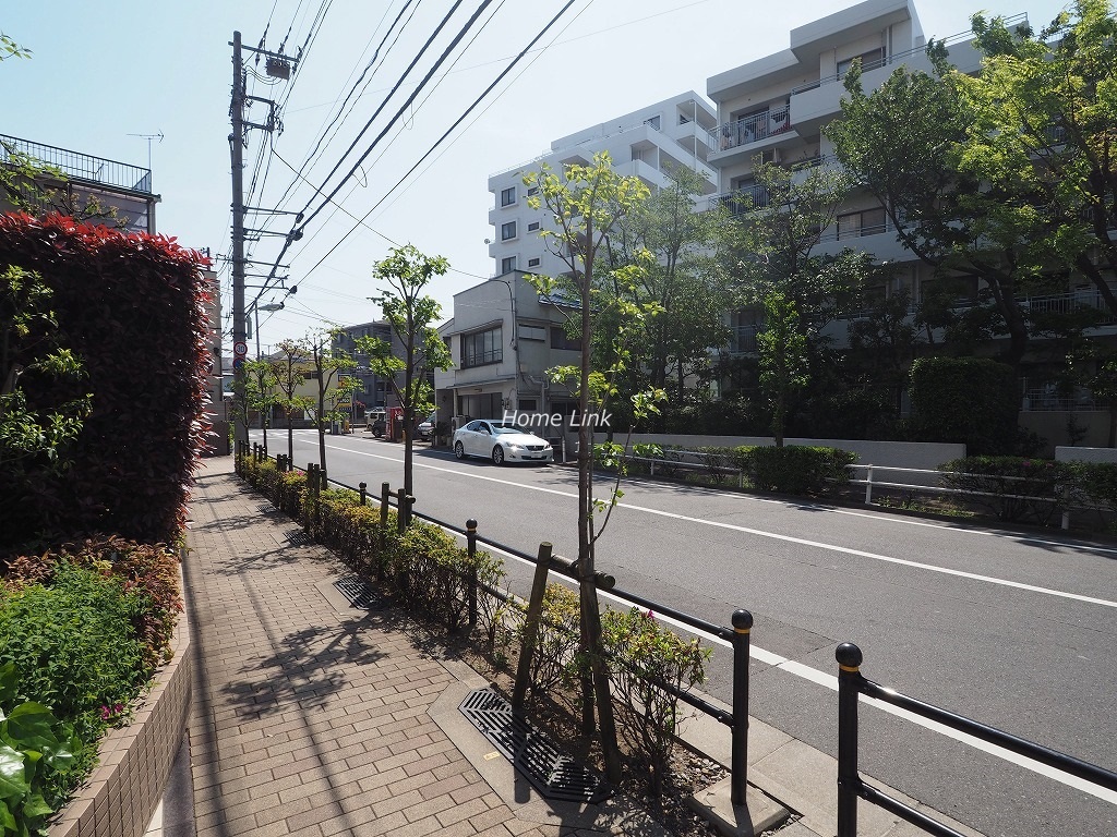 藤和シティホームズ小竹向原　前面道路歩道